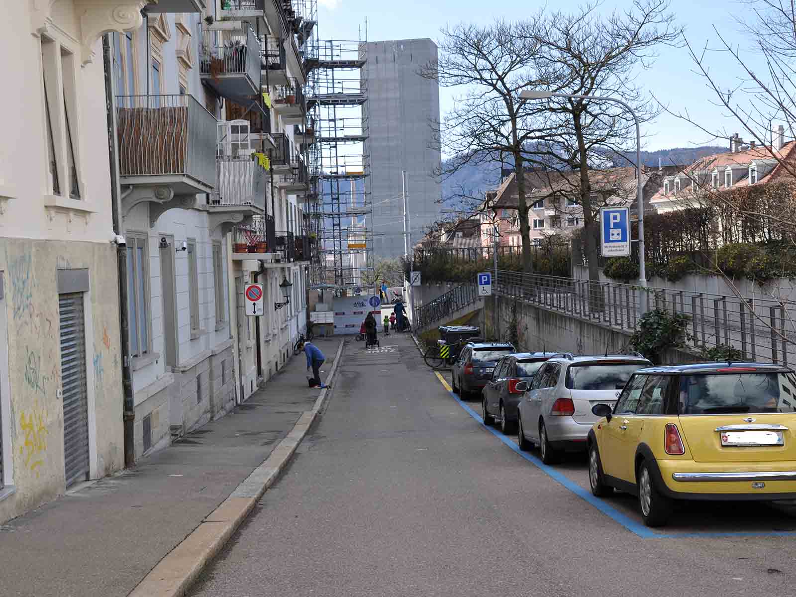 Wieso nicht gleich ganz sperren lassen? Rötelsteig in Wipkingen