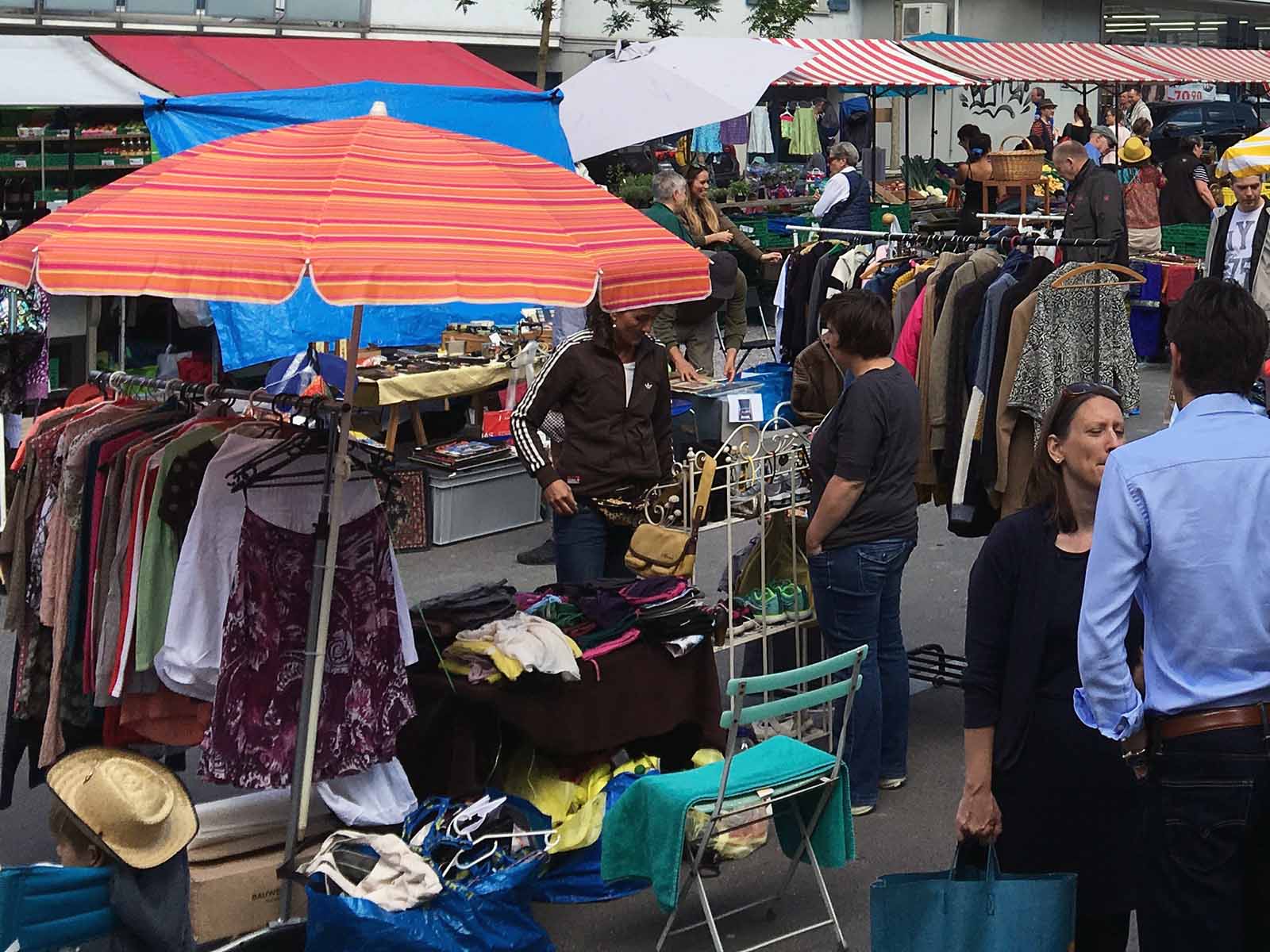 Legenden:In diesem Jahr findet der Flohmarkt nicht mehr auf dem Röschibachplatz statt sondern auf dem Areal des Parkplatz Letten.