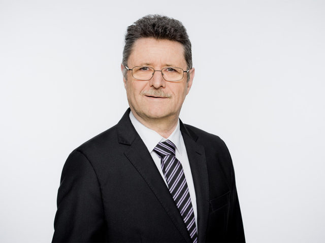 Johann Widmer rückt für Christoph Marty und die SVP Kreis 10 in den Zürcher Gemeinderat nach.