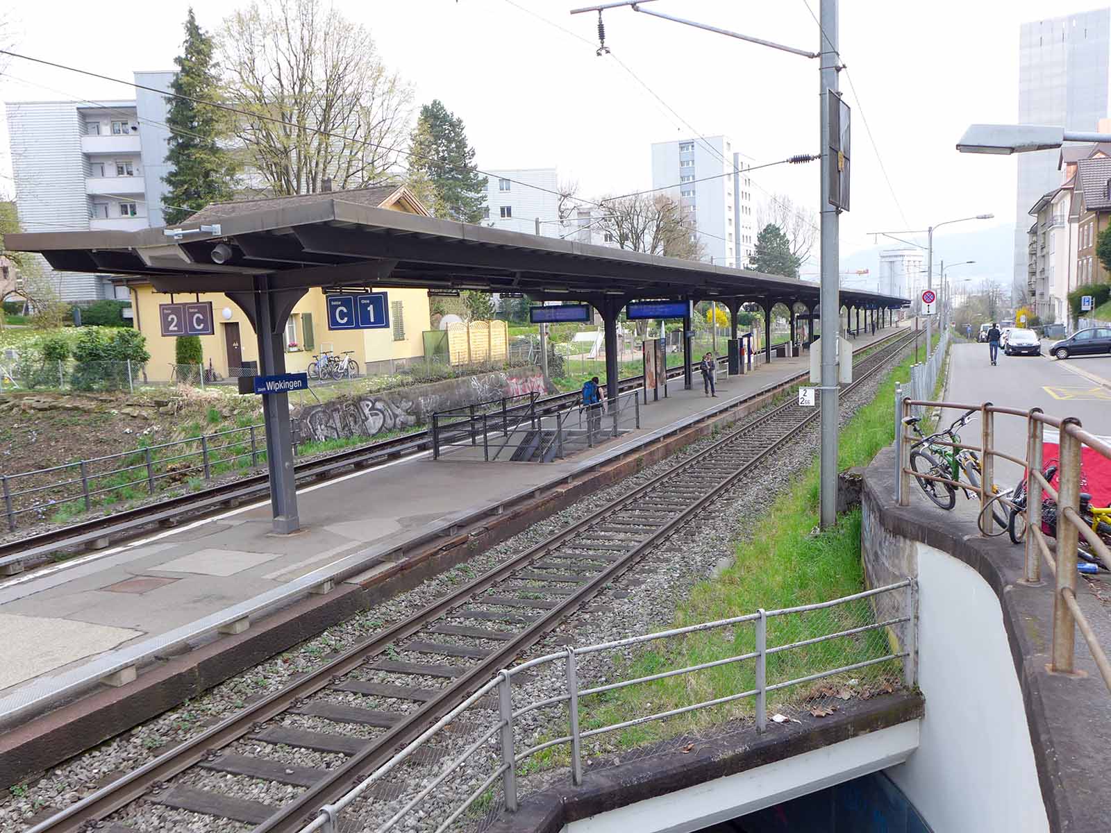 Hier ist bald alles anders: der Bahnhof Wipkingen wird von Grund auf umgebaut.