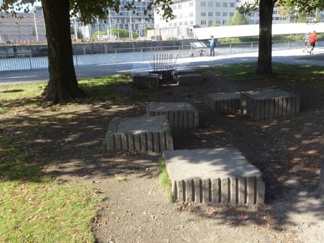 Ein Bachbett ohne Bach: Der Abfluss beim Gemeinschaftszentrum Wipkingen wurde gebaut, als noch nicht klar war, ob der Bach zur Gänze durch Wipkingen fliessen wird.